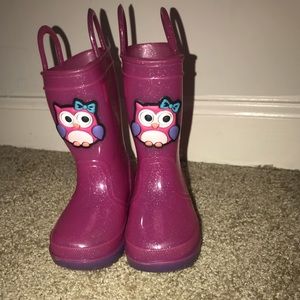 🌂rain boots!! Toddler size 5 runs big
